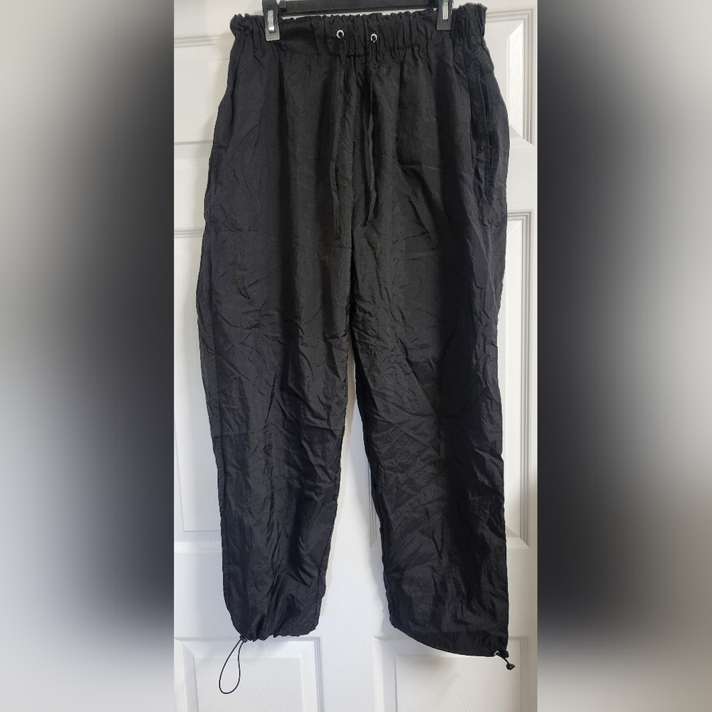 Nasty Gal - Womens Black Cargo Nylon Pockets Cuffed Parachute Pants - Size 6